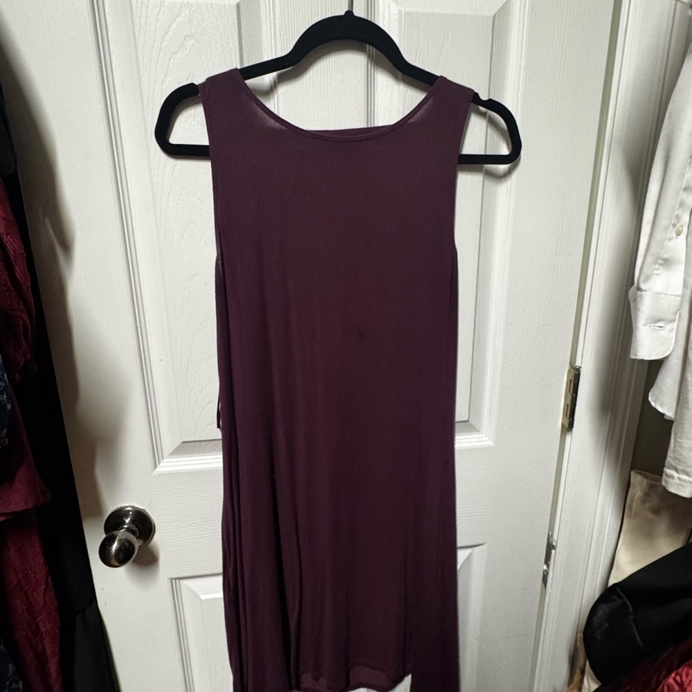 nine britton Sleeveless Scoop Tank in Plum